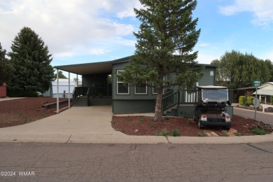 This is the one you have been looking for!! This 2 bedroom, 2 on Juniper Ridge R.V. Golf Resort in Arizona - for sale on GolfHomes.com, golf home, golf lot