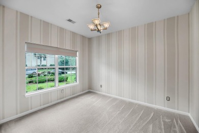 Welcome to this charming and well-maintained 3-bedroom on Shadowmoss Plantation Golf Club in South Carolina - for sale on GolfHomes.com, golf home, golf lot