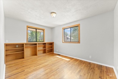 Welcome to this charming home in Northwest Boise! It's perfectly on Plantation Country Club in Idaho - for sale on GolfHomes.com, golf home, golf lot