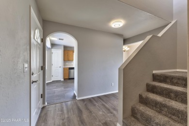 Charming 3-bed, 3-bath home in desirable Prescott Country Club! on Prescott Golf and Country Club in Arizona - for sale on GolfHomes.com, golf home, golf lot