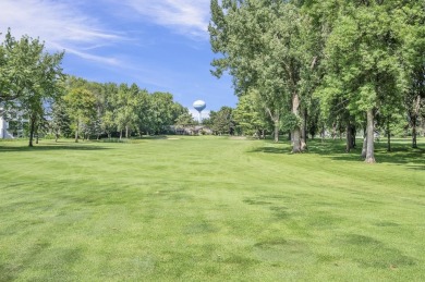 Elegant townhome overlooking Emerald Hills Golf Course featuring on Emerald Hills Golf Club in Iowa - for sale on GolfHomes.com, golf home, golf lot