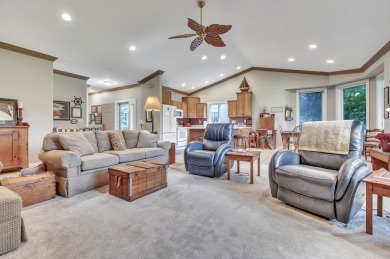 Elegant townhome overlooking Emerald Hills Golf Course featuring on Emerald Hills Golf Club in Iowa - for sale on GolfHomes.com, golf home, golf lot