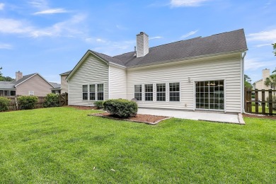 Welcome to this charming and well-maintained 3-bedroom on Shadowmoss Plantation Golf Club in South Carolina - for sale on GolfHomes.com, golf home, golf lot