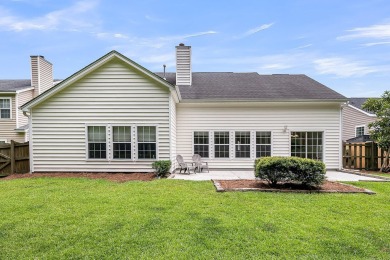 Welcome to this charming and well-maintained 3-bedroom on Shadowmoss Plantation Golf Club in South Carolina - for sale on GolfHomes.com, golf home, golf lot