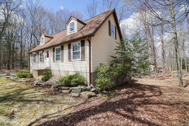Pennwood community! Perfectly positioned for privacy and outdoor on Paupack Hills Golf and Country Club in Pennsylvania - for sale on GolfHomes.com, golf home, golf lot
