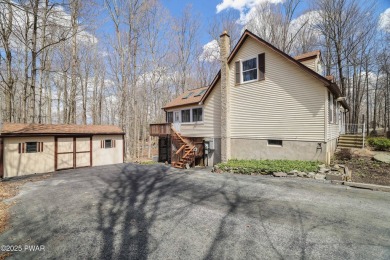 Pennwood community! Perfectly positioned for privacy and outdoor on Paupack Hills Golf and Country Club in Pennsylvania - for sale on GolfHomes.com, golf home, golf lot