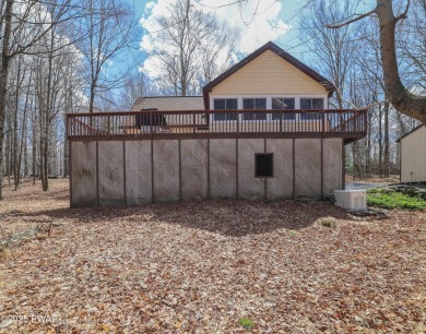 Pennwood community! Perfectly positioned for privacy and outdoor on Paupack Hills Golf and Country Club in Pennsylvania - for sale on GolfHomes.com, golf home, golf lot