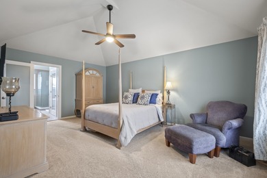 Multiple offers received. Best and final due by 9pm Saturday Jan on Eagle Brook Country Club in Illinois - for sale on GolfHomes.com, golf home, golf lot