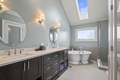 Multiple offers received. Best and final due by 9pm Saturday Jan on Eagle Brook Country Club in Illinois - for sale on GolfHomes.com, golf home, golf lot