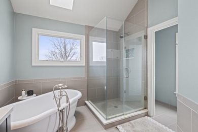 Multiple offers received. Best and final due by 9pm Saturday Jan on Eagle Brook Country Club in Illinois - for sale on GolfHomes.com, golf home, golf lot