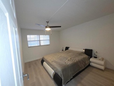 Welcome to this beautifully updated 2-bedroom & 2-bath first on Kings Point Golf -Flanders Way in Florida - for sale on GolfHomes.com, golf home, golf lot