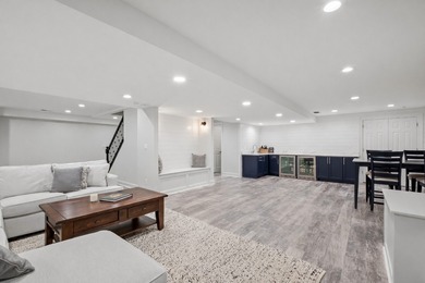 Multiple offers received. Best and final due by 9pm Saturday Jan on Eagle Brook Country Club in Illinois - for sale on GolfHomes.com, golf home, golf lot