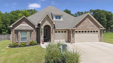 SELLER IS OFFERING A 4000 DOLLAR CREDIT TO A BUYER!
If you're on Patricia Island Golf Club in Oklahoma - for sale on GolfHomes.com, golf home, golf lot