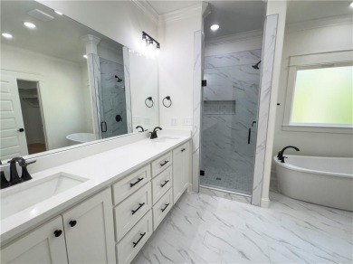 Come see this beautifully upgraded 3-Bedroom plus office home in on Branchwood Golf Course in Arkansas - for sale on GolfHomes.com, golf home, golf lot