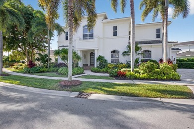 This is the home you've been waiting for in WOODFIELD COUNTRY on  in Florida - for sale on GolfHomes.com, golf home, golf lot