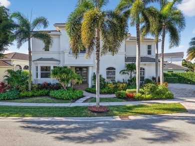 This is the home you've been waiting for in WOODFIELD COUNTRY on  in Florida - for sale on GolfHomes.com, golf home, golf lot