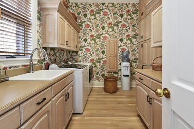 PREMIER HIGHLAND SPRINGS ESTATE Set on one of the most on Highland Springs Country Club in Missouri - for sale on GolfHomes.com, golf home, golf lot