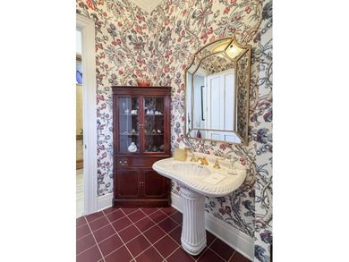 PREMIER HIGHLAND SPRINGS ESTATE Set on one of the most on Highland Springs Country Club in Missouri - for sale on GolfHomes.com, golf home, golf lot