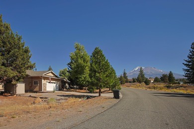 Neat as pin and ready for new owners! This home is situated near on Lake Shastina Golf Course in California - for sale on GolfHomes.com, golf home, golf lot