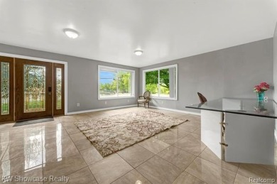 LOCATION LOCATION, CLEAN UPDATED 2 BDRM, 2 BATH, RANCH IN on Bay Pointe Golf Club in Michigan - for sale on GolfHomes.com, golf home, golf lot