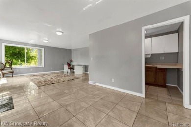 LOCATION LOCATION, CLEAN UPDATED 2 BDRM, 2 BATH, RANCH IN on Bay Pointe Golf Club in Michigan - for sale on GolfHomes.com, golf home, golf lot