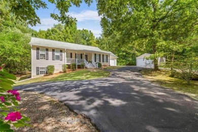 BACK ON THE MARKET! BEAUTIFUL HOME IN COMMERCE!!! You can find on Double Oaks Golf Club in Georgia - for sale on GolfHomes.com, golf home, golf lot