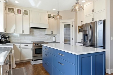 Incredibly well-kept home in Newberg's popular golf course on Chehalem Glenn Golf Course in Oregon - for sale on GolfHomes.com, golf home, golf lot