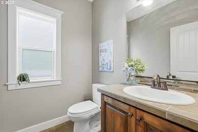 Incredibly well-kept home in Newberg's popular golf course on Chehalem Glenn Golf Course in Oregon - for sale on GolfHomes.com, golf home, golf lot