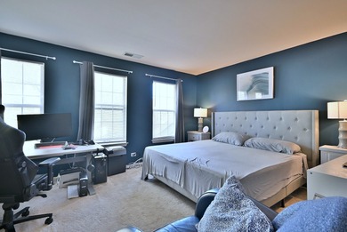 Beautiful, move in condition condominium in popular Rob Roy on Rob Roy Golf Club in Illinois - for sale on GolfHomes.com, golf home, golf lot