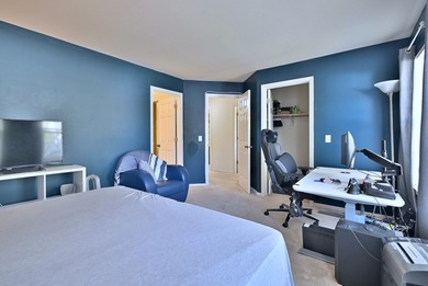 Beautiful, move in condition condominium in popular Rob Roy on Rob Roy Golf Club in Illinois - for sale on GolfHomes.com, golf home, golf lot