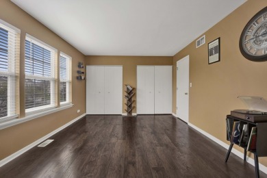 This beautifully updated 3-bedroom end-unit townhome in on Broken Arrow Golf Club in Illinois - for sale on GolfHomes.com, golf home, golf lot