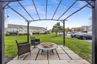 This beautifully updated 3-bedroom end-unit townhome in on Broken Arrow Golf Club in Illinois - for sale on GolfHomes.com, golf home, golf lot