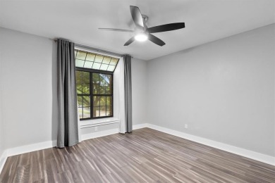 Luxuriously Updated 1 Bed, 1 Bath Condo--Upstairs corner unit on Stevens Park Golf Course in Texas - for sale on GolfHomes.com, golf home, golf lot