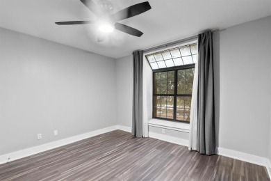 Luxuriously Updated 1 Bed, 1 Bath Condo--Upstairs corner unit on Stevens Park Golf Course in Texas - for sale on GolfHomes.com, golf home, golf lot
