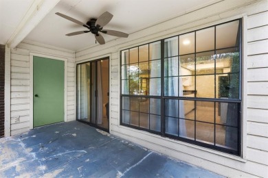 Luxuriously Updated 1 Bed, 1 Bath Condo--Upstairs corner unit on Stevens Park Golf Course in Texas - for sale on GolfHomes.com, golf home, golf lot