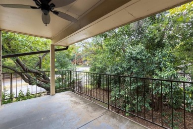 Luxuriously Updated 1 Bed, 1 Bath Condo--Upstairs corner unit on Stevens Park Golf Course in Texas - for sale on GolfHomes.com, golf home, golf lot
