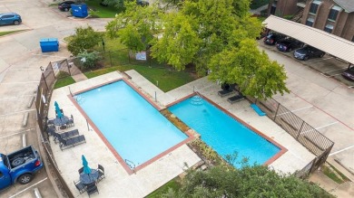 Luxuriously Updated 1 Bed, 1 Bath Condo--Upstairs corner unit on Stevens Park Golf Course in Texas - for sale on GolfHomes.com, golf home, golf lot