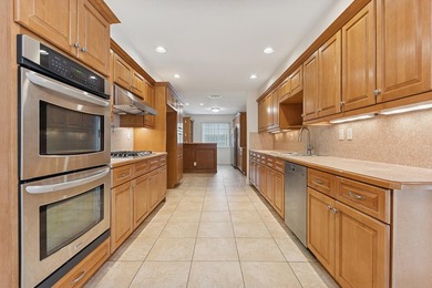 Welcome to an exceptional opportunity in Sherwood Park. This 3 on Lakeview Golf Club in Florida - for sale on GolfHomes.com, golf home, golf lot