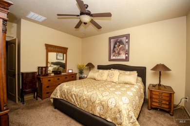 Welcome to 1910 Belknap Loop! Situated in the highly on Hunters Point Golf Club in Idaho - for sale on GolfHomes.com, golf home, golf lot