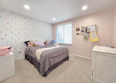Waiting For You! Welcome home to this beautiful 3 Bedrooms, 1.5 on Bretton Woods Country Club in New York - for sale on GolfHomes.com, golf home, golf lot