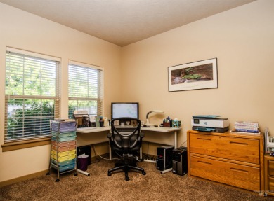Welcome to 1910 Belknap Loop! Situated in the highly on Hunters Point Golf Club in Idaho - for sale on GolfHomes.com, golf home, golf lot