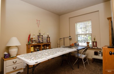 Welcome to 1910 Belknap Loop! Situated in the highly on Hunters Point Golf Club in Idaho - for sale on GolfHomes.com, golf home, golf lot