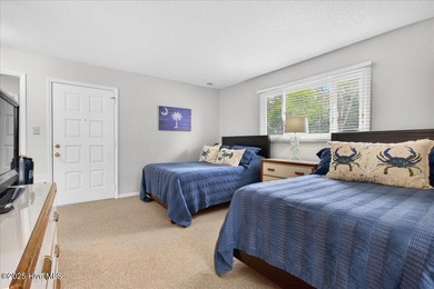 Top-floor condo in Colony 1 golf community is move-in ready! on Oyster Bay Golf Links in North Carolina - for sale on GolfHomes.com, golf home, golf lot