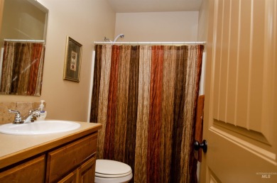 Welcome to 1910 Belknap Loop! Situated in the highly on Hunters Point Golf Club in Idaho - for sale on GolfHomes.com, golf home, golf lot