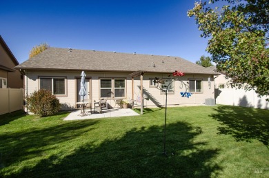 Welcome to 1910 Belknap Loop! Situated in the highly on Hunters Point Golf Club in Idaho - for sale on GolfHomes.com, golf home, golf lot