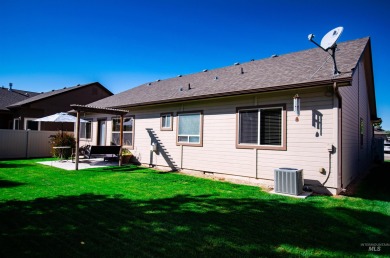 Welcome to 1910 Belknap Loop! Situated in the highly on Hunters Point Golf Club in Idaho - for sale on GolfHomes.com, golf home, golf lot