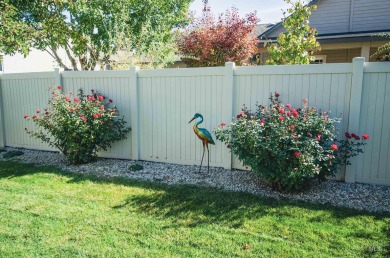 Welcome to 1910 Belknap Loop! Situated in the highly on Hunters Point Golf Club in Idaho - for sale on GolfHomes.com, golf home, golf lot
