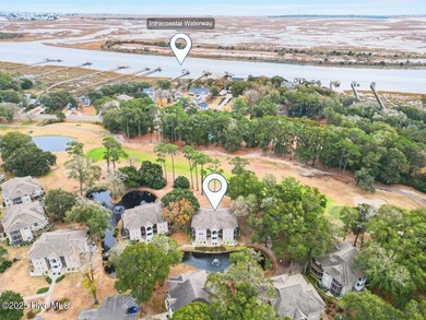 Top-floor condo in Colony 1 golf community is move-in ready! on Oyster Bay Golf Links in North Carolina - for sale on GolfHomes.com, golf home, golf lot