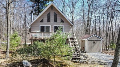 This isn't a getaway. It's a ''get-here-now!'' Move-in ready on Thornhurst Country Club in Pennsylvania - for sale on GolfHomes.com, golf home, golf lot