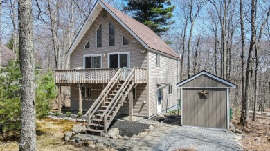 This isn't a getaway. It's a ''get-here-now!'' Move-in ready on Thornhurst Country Club in Pennsylvania - for sale on GolfHomes.com, golf home, golf lot